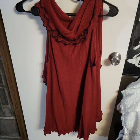 WOMANS ONE SIZE RED SWEATER CARDIGAN - Picture 2 of 3